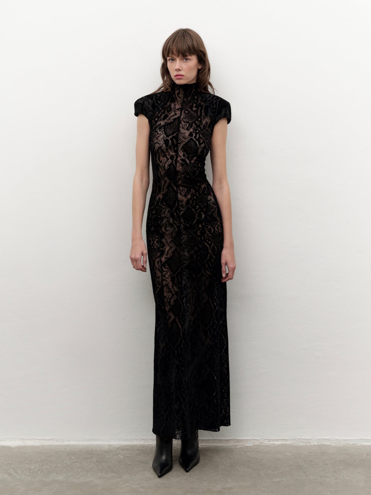 Structured-shoulder Snake-print flocked Velvet Maxi Dress in Black