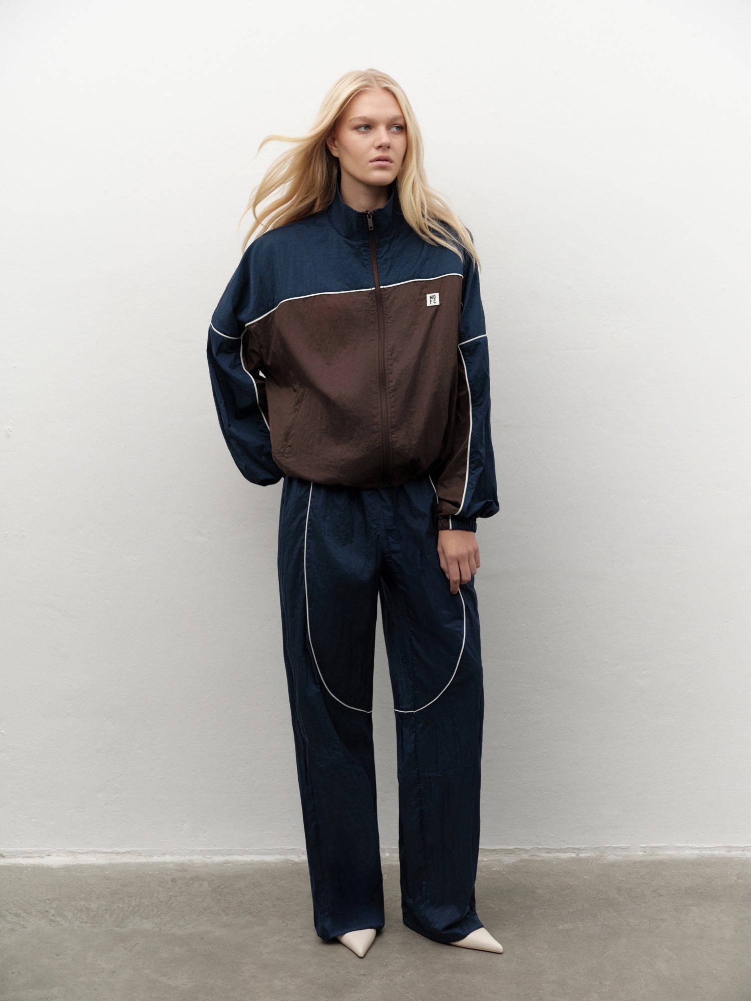 Unisex Retro-inspired Nylon Zip-up Jacket in Navy-Brown